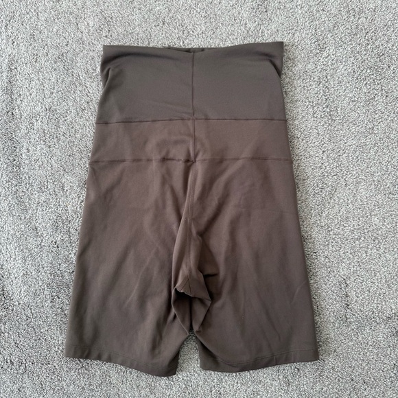 Nike pregnancy shorts - Picture 3 of 4